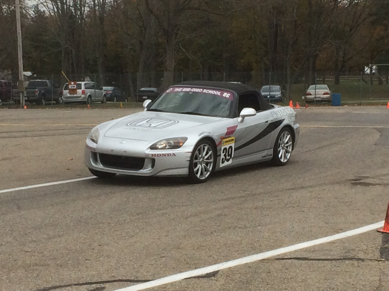 Illustration for article titled Learning To Drive Like A Champion At Mid-Ohio In The Most Unloved Acura Ever